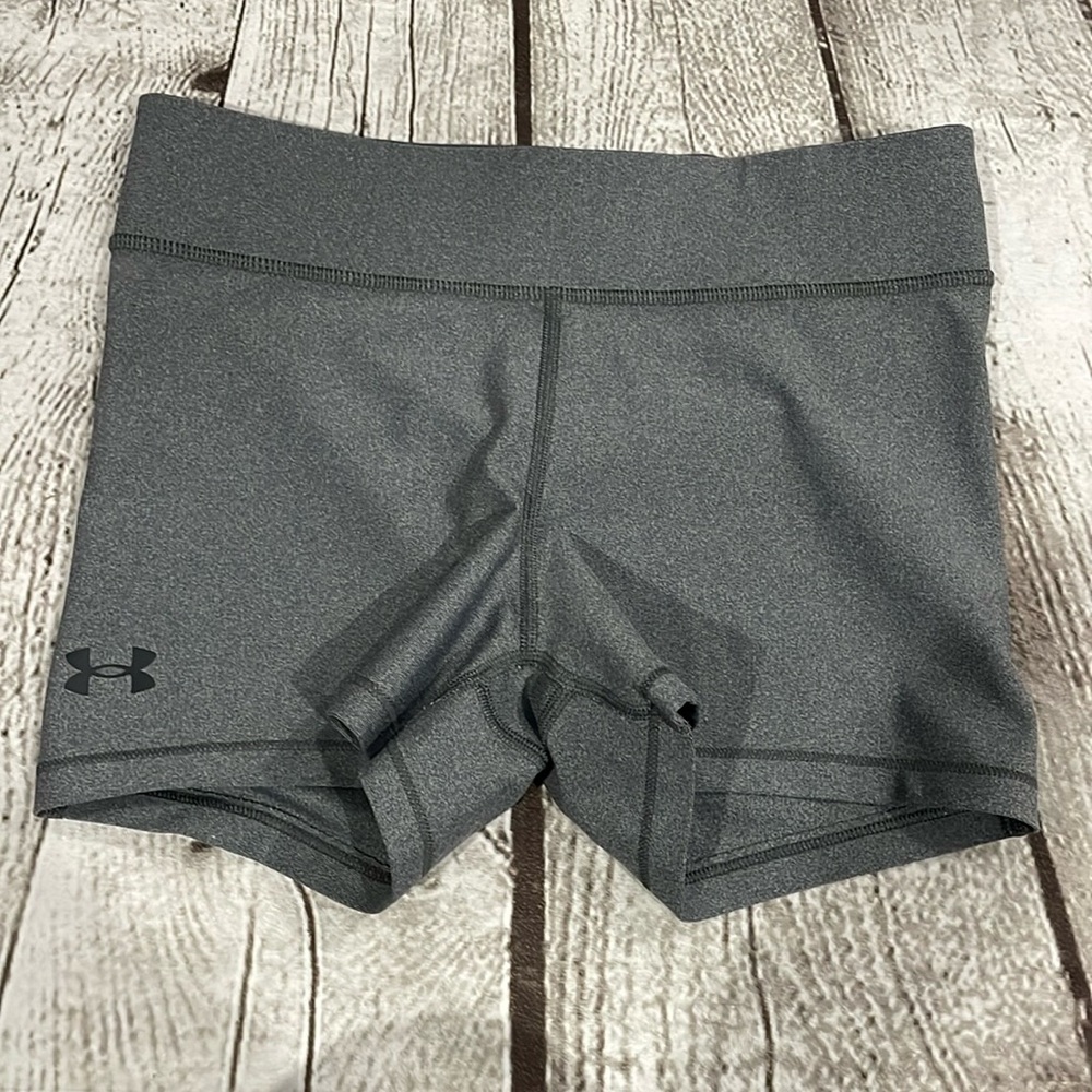 Under Armour Shorts Medium